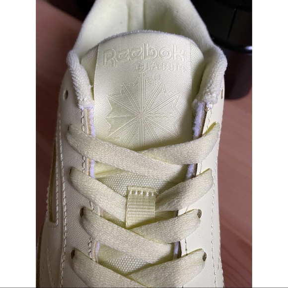 NWOT Reebok Club C 85 Women’s Sneakers Lemon Glow - Picture 6 of 10